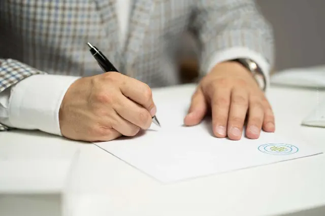 Appartement en copropriété : placement de capital, frais de maison & notaire