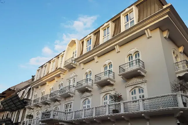 Commercialiser un bien immobilier : Stratégie défensive, offensive & hors marché