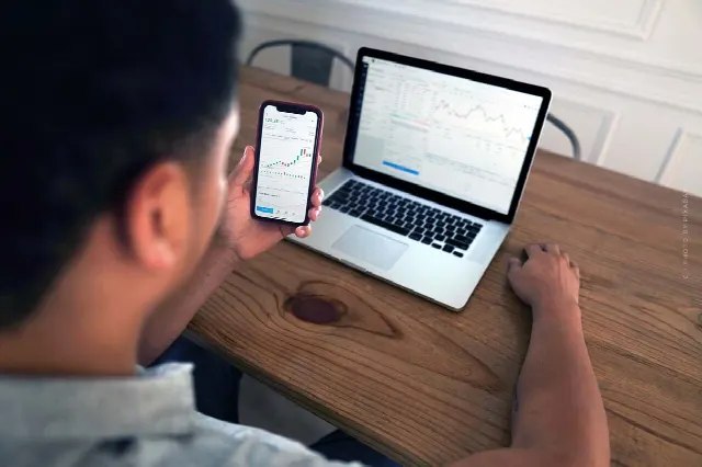 Meta AI en un coup d’œil : l’assistant IA de WhatsApp, Instagram et Facebook