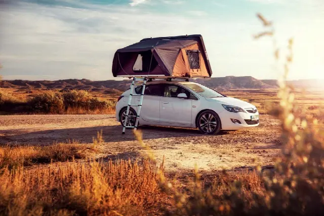 Acheter une tente de toit : Comparaison, prix, liste, conseils – Camping jusqu’à 4, 5 personnes dans une maison mobile