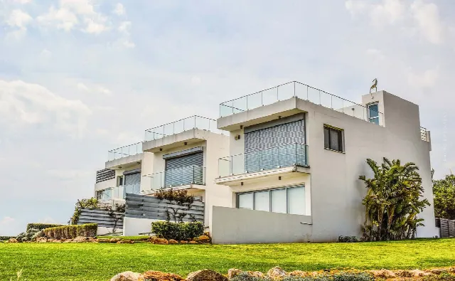 Établir un contrat de vente immobilière : Données de base, prix d’achat, délai de paiement & locataire – Liste de contrôle