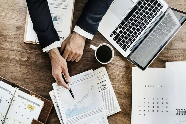 Conseiller fiscal pour les entreprises : Missions, coûts, impôts, risques, conseils – Trouver un cabinet d’avocats