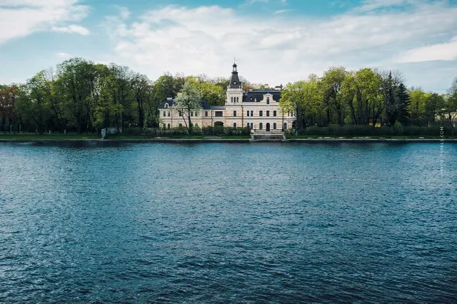 10% Tippgeber Provision Berlin : 10.5 millions Villa Süd/West – Acheteur pour cette villa et d’autres villas