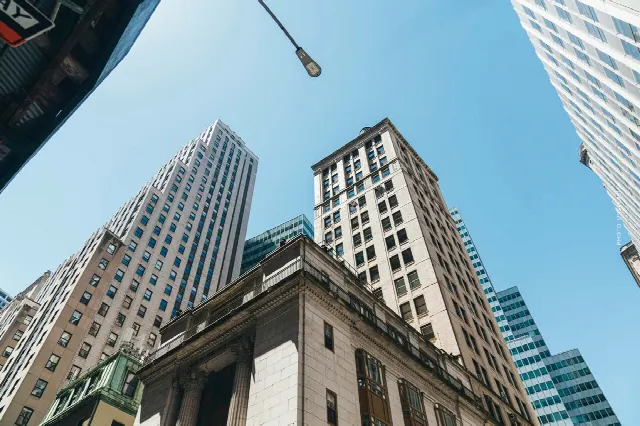 Corporation : C-Corp, S-Corp, création, impôts, pour et contre (USA)