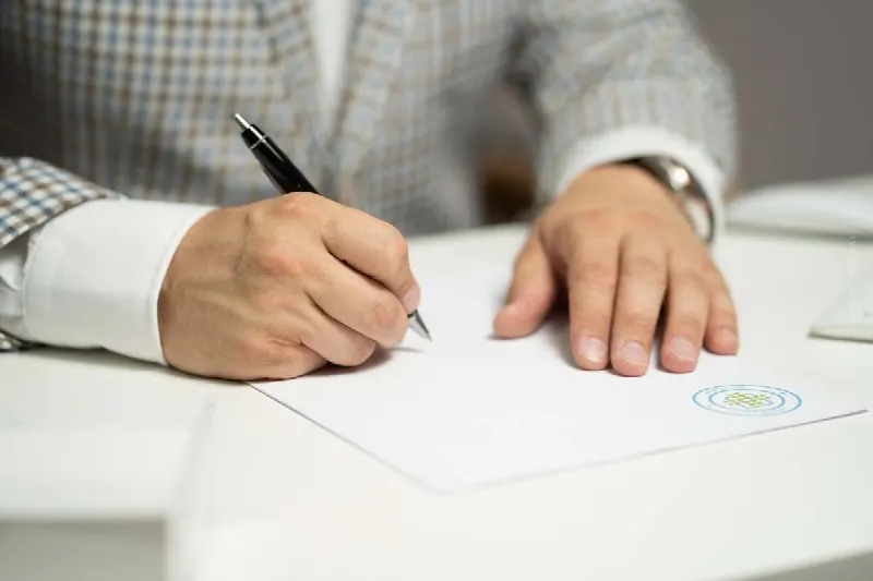 Appartement en copropriété : placement de capital, frais de maison & notaire