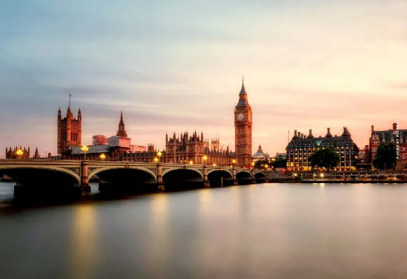 Agent immobilier de luxe à Londres : condo, maison et investissement