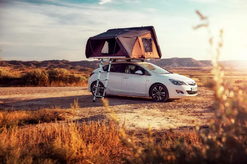 Acheter une tente de toit : Comparaison, prix, liste, conseils – Camping jusqu’à 4, 5 personnes dans une maison mobile