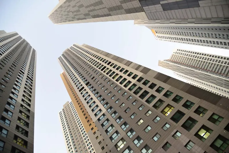 Plusieurs sociétés immobilières : Immobilier, création, avantages/inconvénients & fiscalité