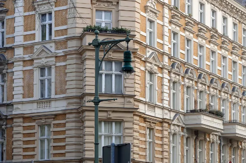 Faire appel à un agent immobilier : tâches & avantages – aperçu