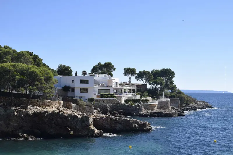 Acheter et louer une villa : Rendement, saison, charges, rénovation, financement…