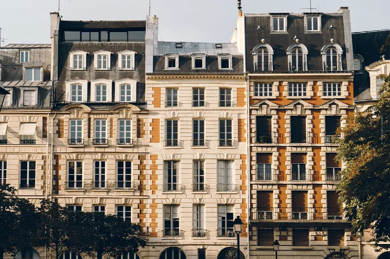 Immobilier d’investissement ou immobilier de rendement ? Avantages et inconvénients – Comparaison des formes d’investissement