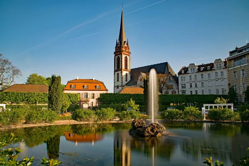 Vendre un appartement ou une maison à Darmstadt : guide, terrain, propriété