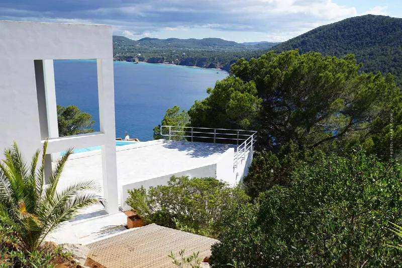 Acheter une villa à Ibiza : où acheter ?! Tour exclusif de l’île, quartiers de villas + conseils d’agents immobiliers