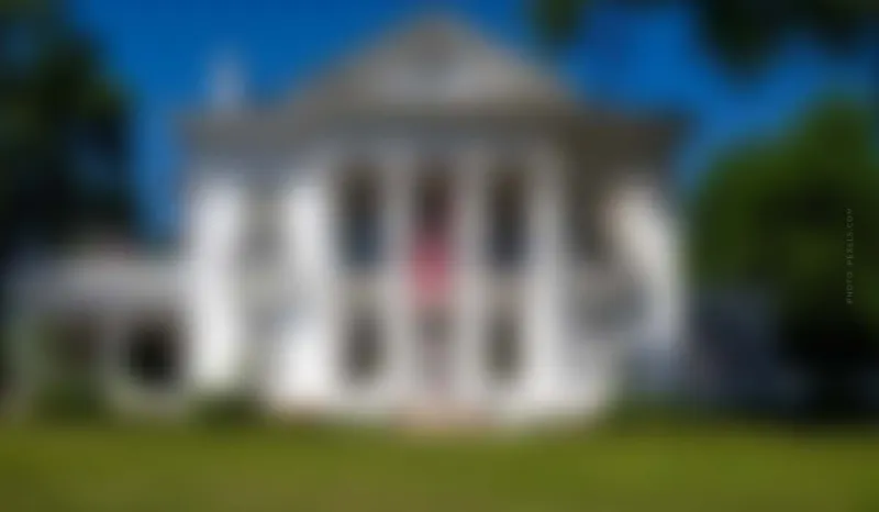 Villa au bord du Wannsee, Berlin à l’architecture classique (près du golf) – 2.9 Mio. – Off Market