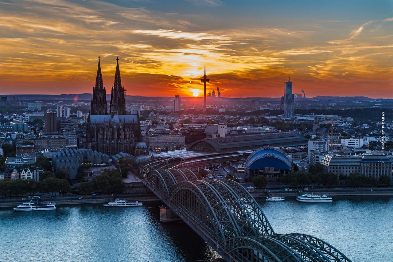 Villa à acheter à Cologne : Villas exclusives - Coûts, marché caché, agent immobilier & Co.