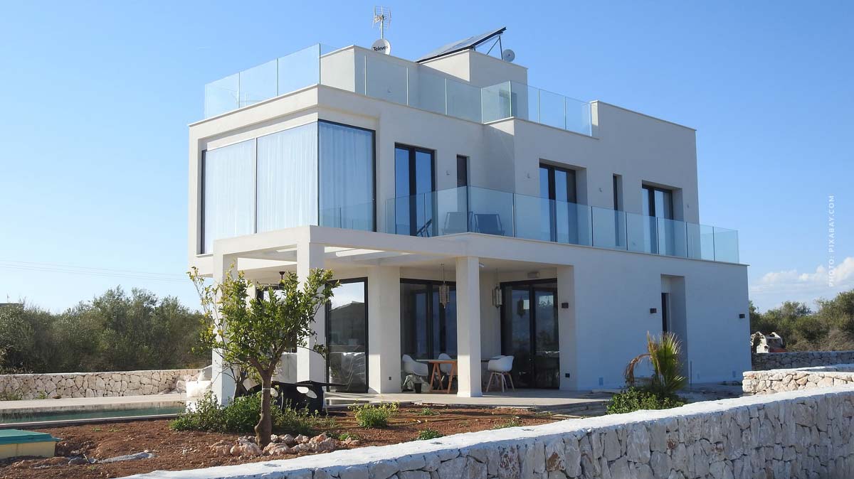 Construire une villa : Plan de construction Lukinski, check-list, styles de construction & coûts