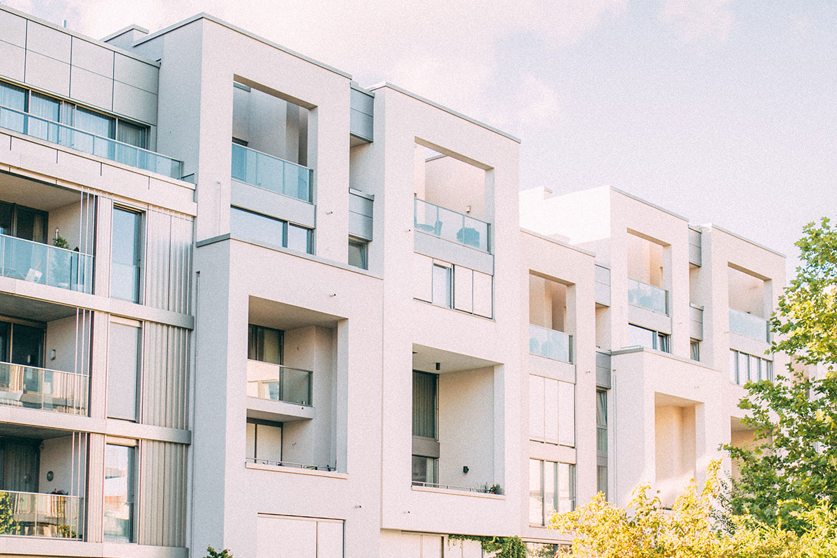 Selling property in Weißensee (Berlin): Apartment, land & apartment building - costs and procedure