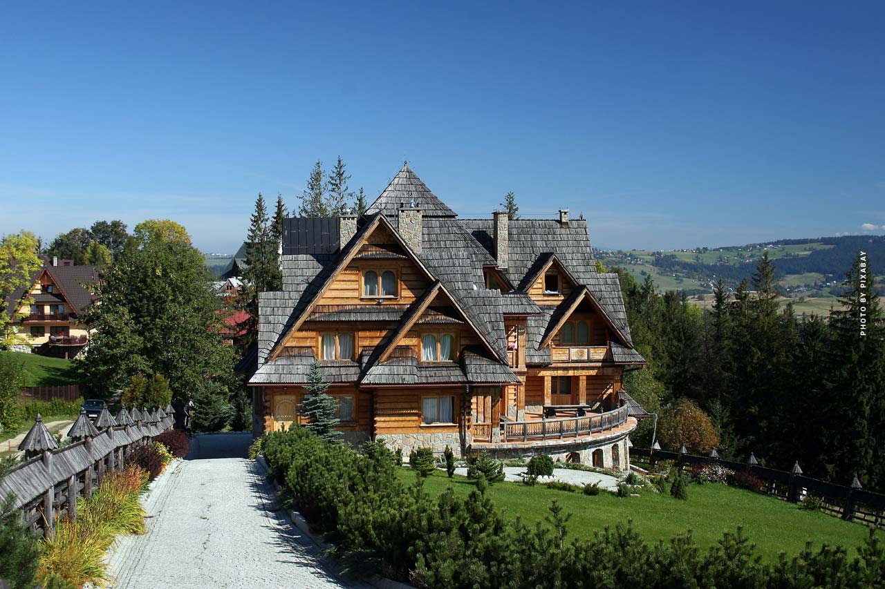 luxus-pur-berghotel-villa-privatweg-kitzbuhel-alps-alpen-realtor-luxusmakler-makler-immobilie-haus-wohnung